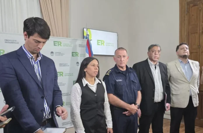Autoridades del CGE, Policía y Copnaf en conferencia de prensa sobre seguridad escolar