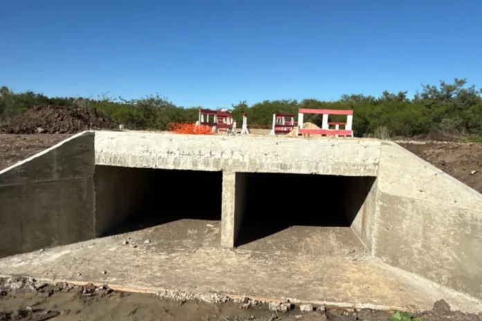 avanzan-obras-doble-alcantarilla-zona-norte-gualeguaychu Colocación de caños de hormigón en la doble alcantarilla de zona norte de Gualeguaychú