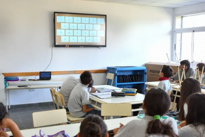 Docentes y directivos en capacitación virtual de matemática del CGE