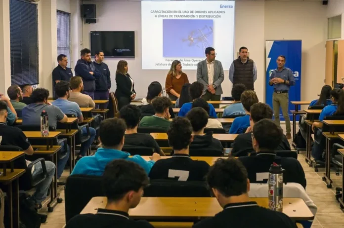 charla-drones-estudiantes-escuela-tecnica-enerza Estudiantes de escuela técnica en charla sobre drones con especialistas de Enersa