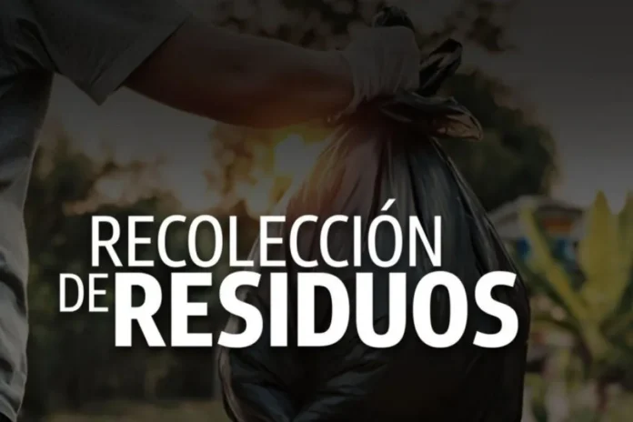 Camión de recolección de residuos en la calle