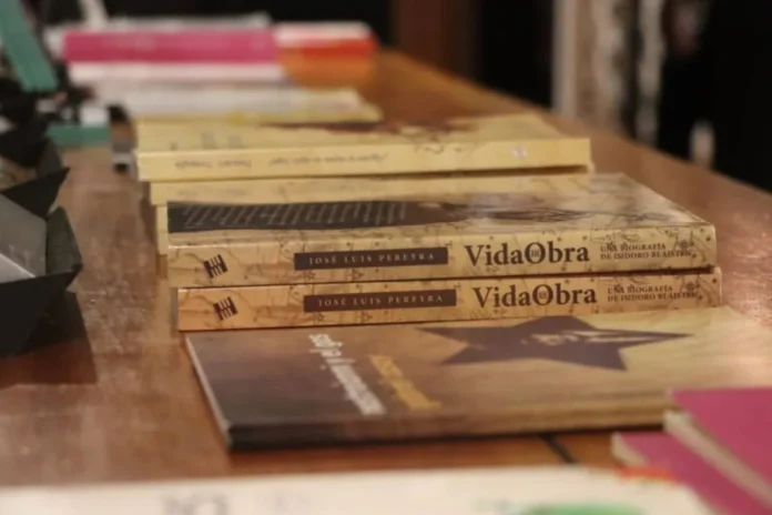 Autoridades en el acto de inauguración de la nueva sede de la Editorial de Entre Ríos en Gualeguaychú