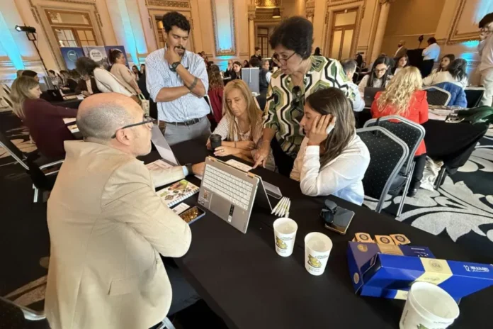 Delegación de Entre Ríos en encuentro de turismo en Montevideo, Uruguay