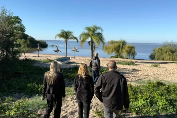 Equipo de especialistas realizando relevamiento en un camping de Entre Ríos