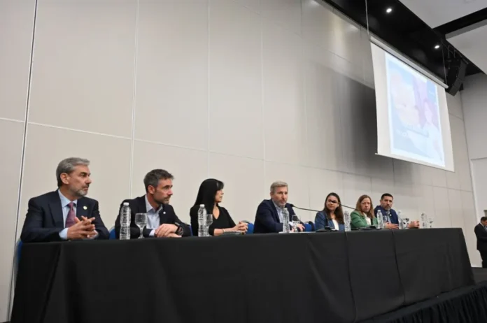 Reunión de trabajo entre equipos del gobierno de Entre Ríos y representantes de UNICEF.