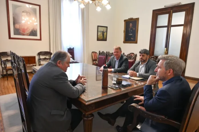 Reunión entre el gobierno provincial y el intendente de Aranguren para tratar temas de producción e infraestructura