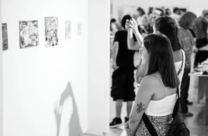Obras de arte en la inauguración de la muestra 
