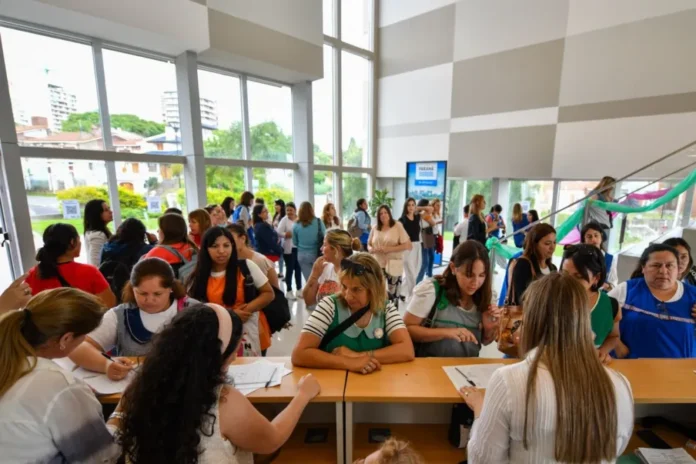 Docentes de nivel inicial participando de una capacitación en un aula de Entre Ríos