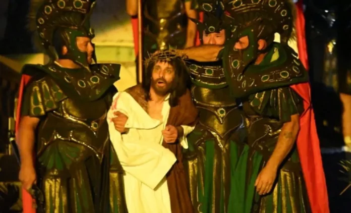 Juan Olivera, participante del Vía Crucis en la ciudad.