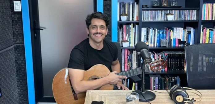 Damián Lemes, músico entrerriano reconocido por la Legislatura provincial.