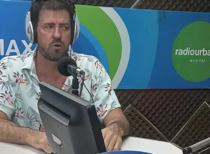 Símbolo de velatorio o periodismo en referencia a Diego Martínez Garbino.
