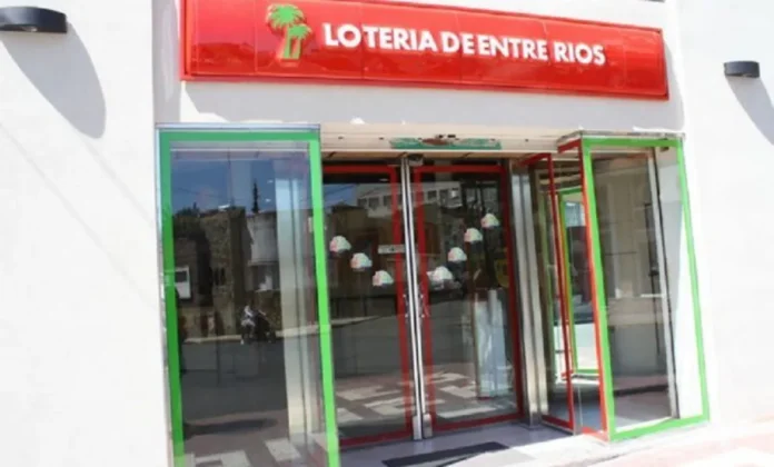 agencieros-manifestacion-iafas-carteleria Agencieros frente al edificio del Iafas en protesta por cambio de cartelería