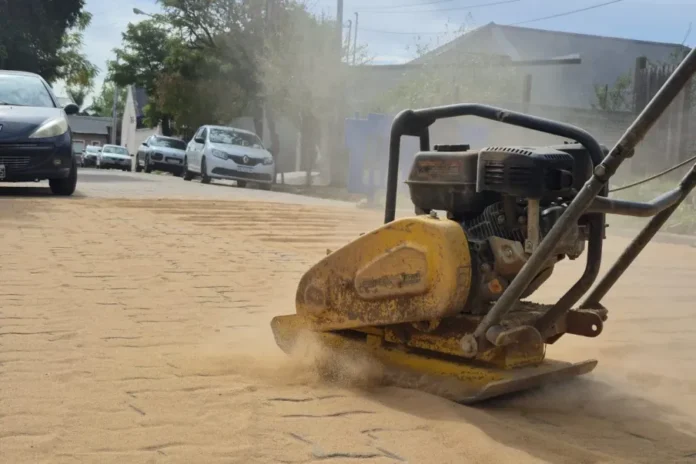 Obra de reconstrucción del adoquinado en calle Las Casuarinas