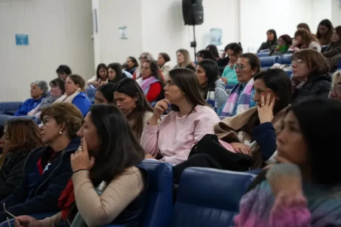 Docentes participando en capacitación de alfabetización en Paraná, Entre Ríos