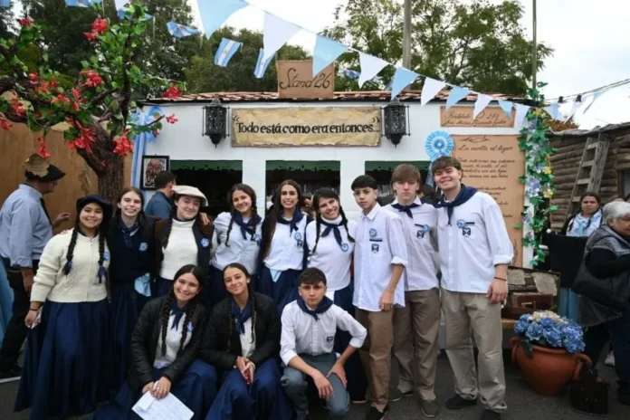 Stand decorado en la Fiesta del 25 de Mayo en Entre Ríos