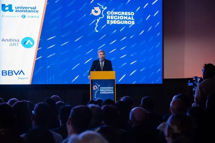 Gobernador Rogelio Frigerio en el Congreso Regional de Seguros en Paraná