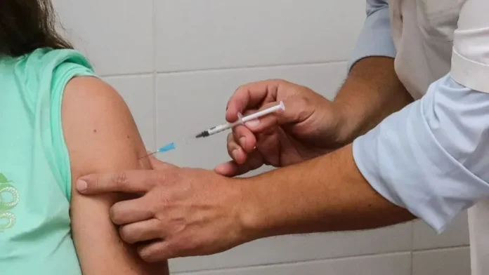 Vacunación antigripal en Entre Ríos para personal estratégico