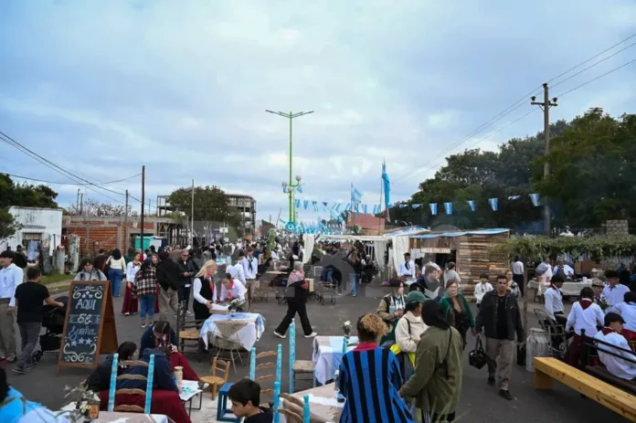 Pulperías del 25M en el Parque de la Estación con gran concurrencia de personas