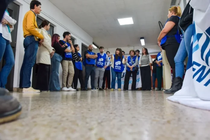 upcn-asamblea-cge-reclamos-trabajadores-entre-rios Asamblea de UPCN en el Consejo General de Educación de Entre Ríos