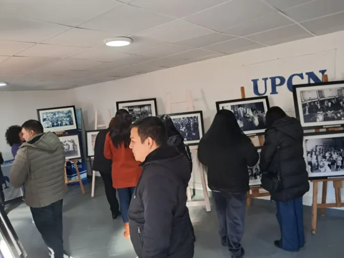 Fotografías históricas del Partido Peronista Femenino exhibidas en la muestra de UPCN en Concordia
