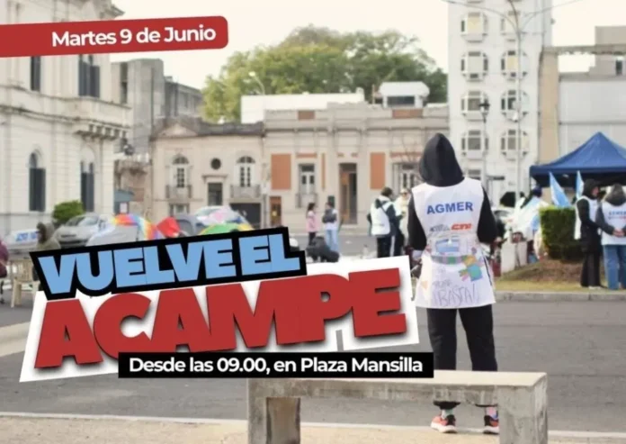 Carpa de Agmer en la explanada de Casa de Gobierno de Entre Ríos