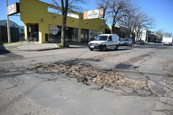 Obra de reconstrucción en esquina de Primera Junta y Lestonnac en Gualeguaychú