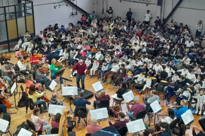 Concierto didáctico de la Sinfónica de Entre Ríos para estudiantes