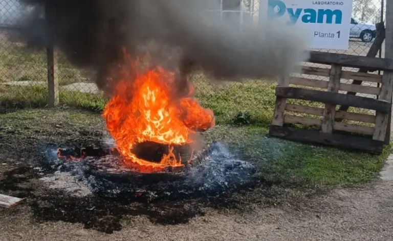 Fachada de Laboratorios Pyam en el Parque Industrial de Gualeguaychú