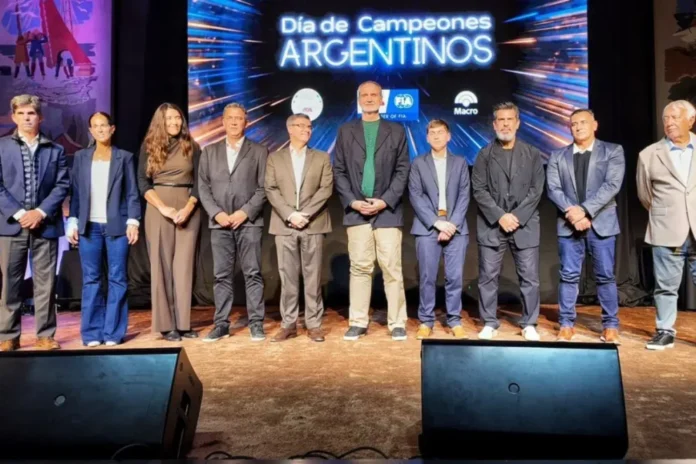 Ceremonia de reconocimiento a campeones del automovilismo argentino en el ACA