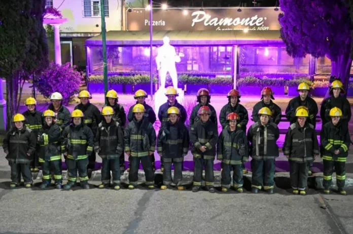 Monumento a los bomberos voluntarios en la Costanera de Gualeguaychú