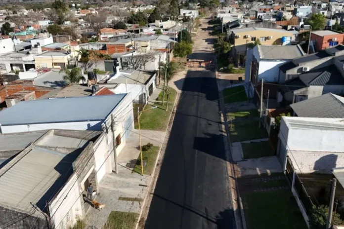 Obra de asfalto en calle Monseñor Angelelli de Gualeguaychú