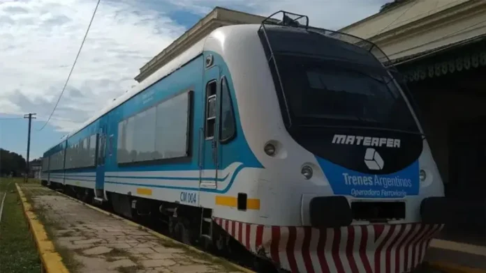 Tren Paraná-La Picada detenido en estación