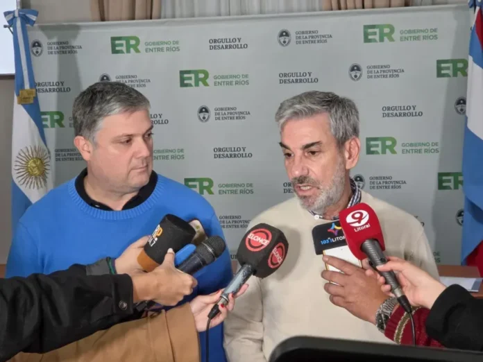 la-provincia-garantiza-el-transporte-a-la-escuela-almafuerte-con-colectivos Conferencia de prensa del ministro Fabián Boleas y el secretario Aníbal Steren en Casa de Gobierno