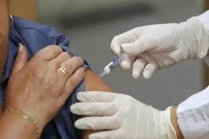 Vacuna antigripal aplicada en un centro de salud de Entre Ríos