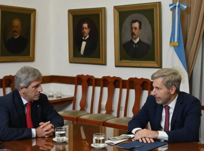 Ministro Luis Caputo y gobernador Rogelio Frigerio en Paraná