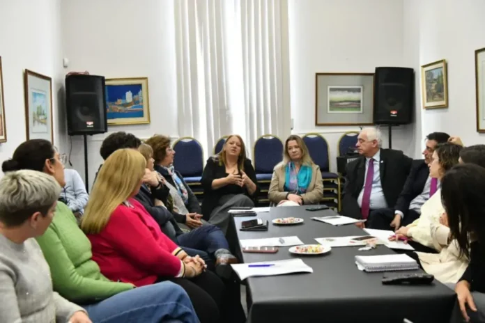 presentaron-un-informe-provincial-para-optimizar-el-abordaje-en-ninez-y-adolescencia Presentación del informe provincial sobre niñez y adolescencia en Paraná