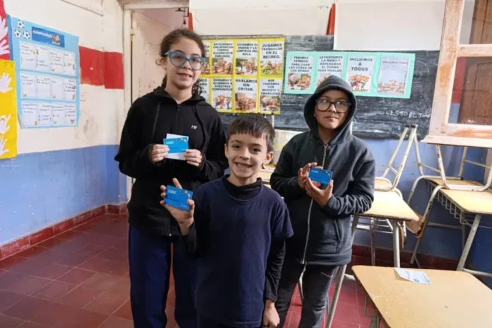 Operativo del programa La SUBE va a tu escuela en una escuela de Gualeguaychú