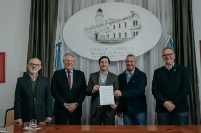 provincia-firmo-contrato-construccion-planta-tratamiento-aguas-residuales-colon Firma de contrato para la construcción de la Planta de Tratamiento de Aguas Residuales de Colón