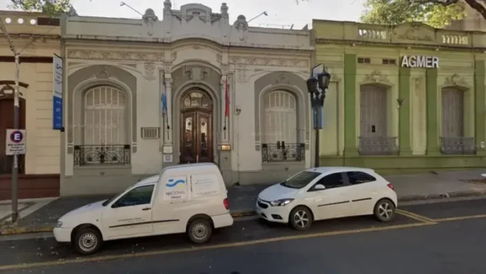 trabajadores-de-lt14-rechazan-el-traslado-del-movil-periodistico Vehículo móvil de Radio LT14 Nacional Paraná