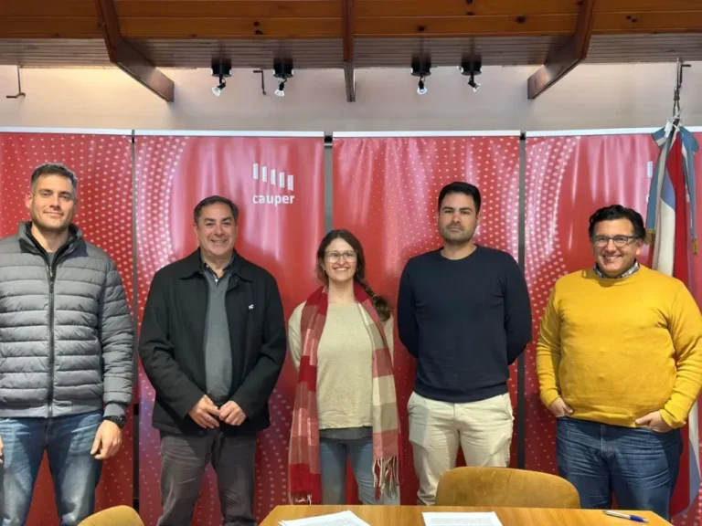 Firma de acuerdo entre Codesal y Caper para el desarrollo del lago Salto Grande