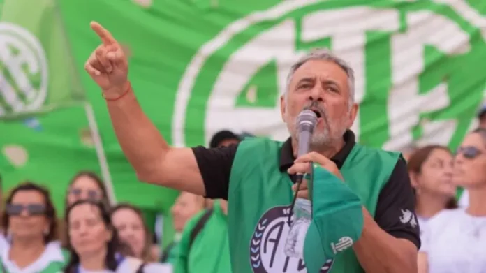 Trabajadores de ATE en una movilización frente a la Casa de Gobierno de Entre Ríos