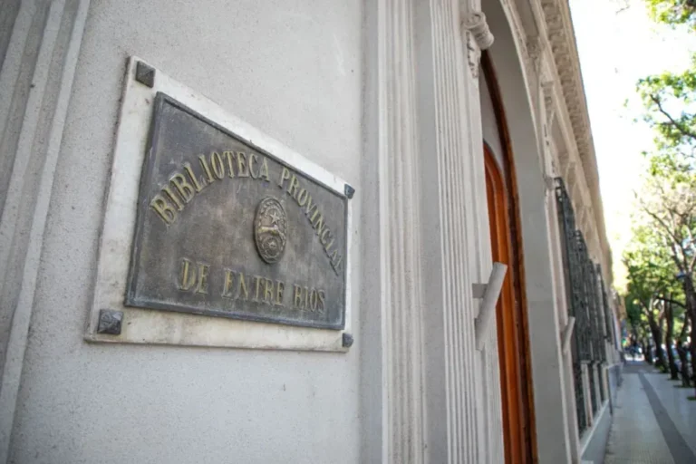 Fachada de la Biblioteca Provincial de Entre Ríos