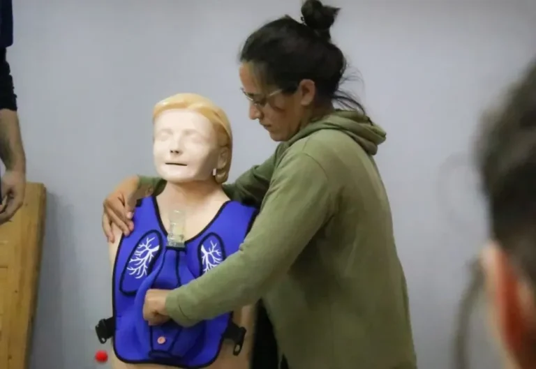 Capacitación en RCP y maniobras de Heimlich en el CAPS San Francisco de Gualeguaychú