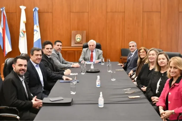 Firma de convenio entre el CGE y el Stjer