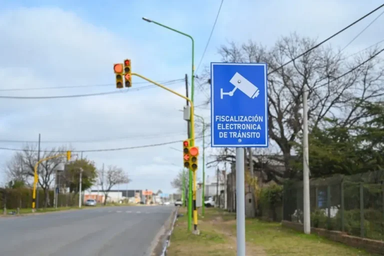 Semáforo con cámara de fotomulta en Gualeguaychú