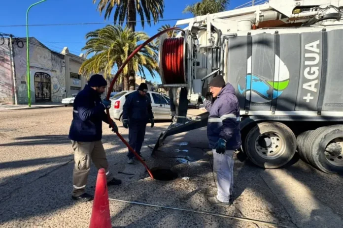 en-medio-ano-se-hicieron-3700-intervenciones-en-la-red-de-agua-y-cloacas Trabajos de mantenimiento en red de agua y cloacas