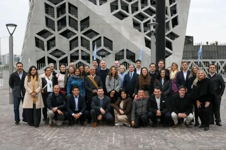 Autoridades educativas en el encuentro latinoamericano de líderes educativos en Córdoba