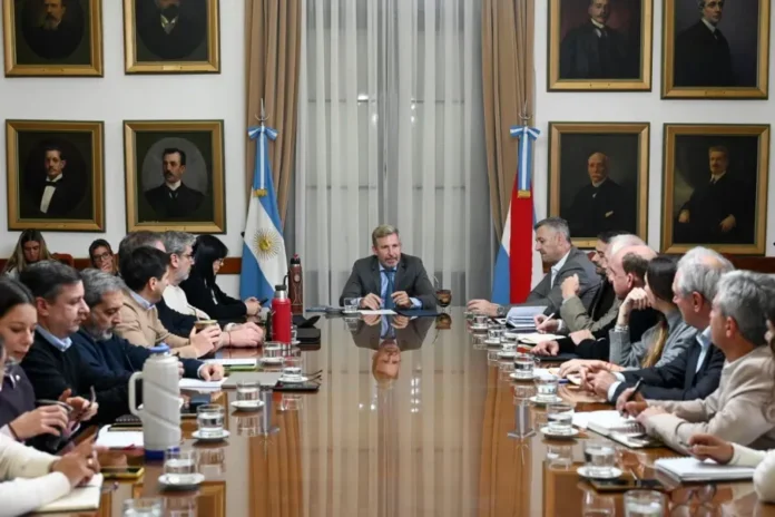 Gobernador Rogelio Frigerio en reunión de gabinete en Casa de Gobierno