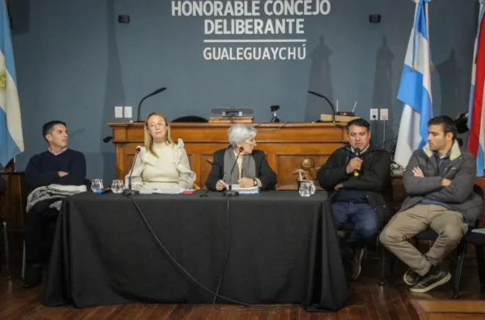 Reunión de comisiones del Concejo Deliberante de Gualeguaychú con representantes del CPICER