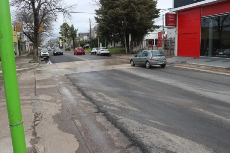 Esquina de Primera Junta y Lestonnac con tránsito vehicular habilitado en Gualeguaychú